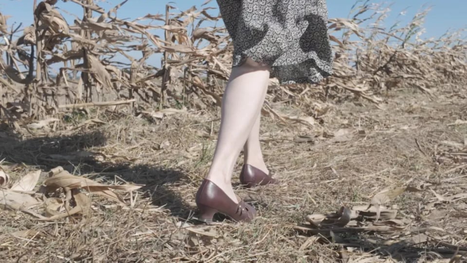 Han Qian: Treading Paths Swelling with Soft Grass